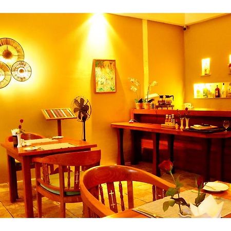 Oasis Hotel Nyaung-U Bagian luar foto