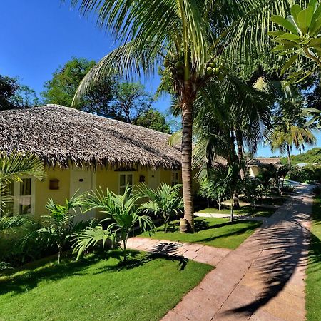 Oasis Hotel Nyaung-U Bagian luar foto