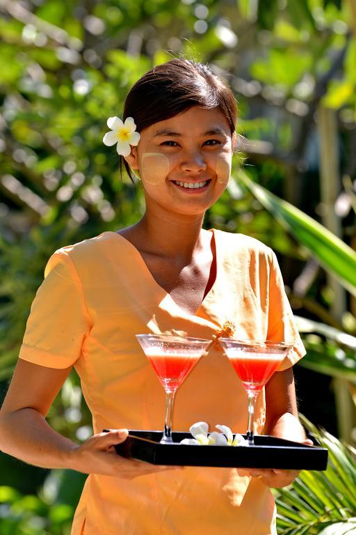 Oasis Hotel Nyaung-U Bagian luar foto