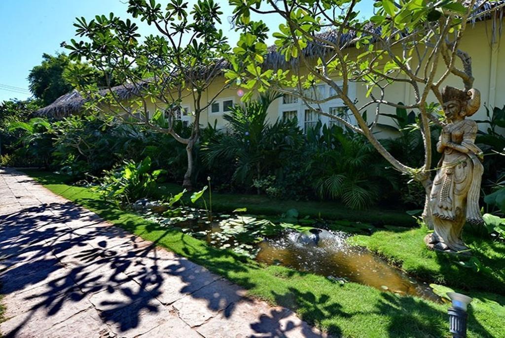 Oasis Hotel Nyaung-U Bagian luar foto