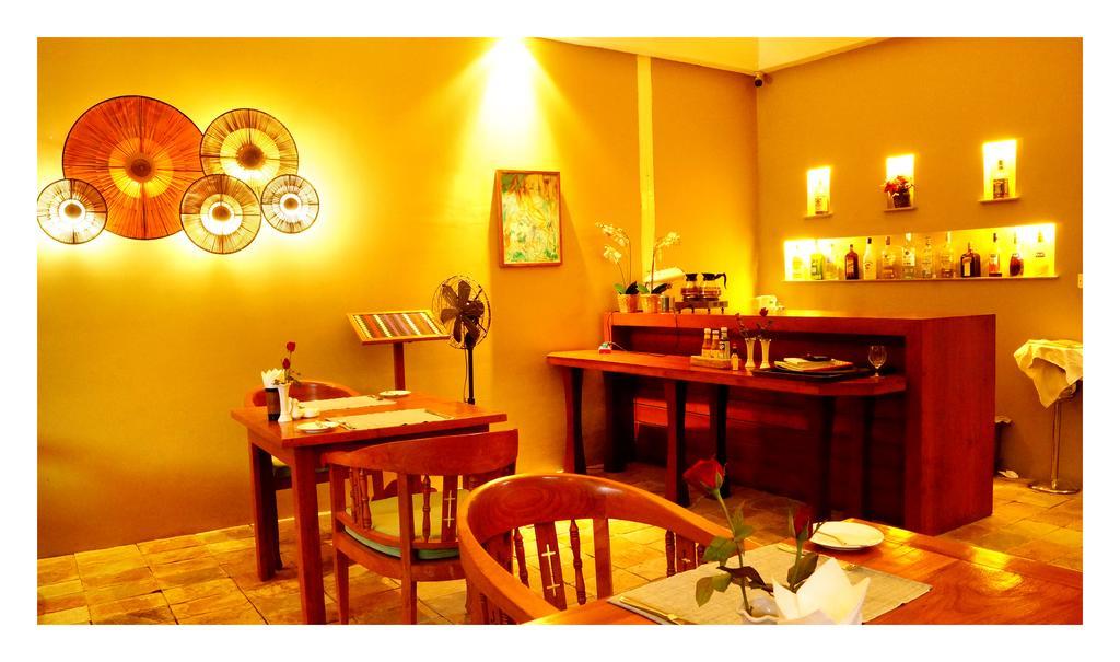 Oasis Hotel Nyaung-U Bagian luar foto