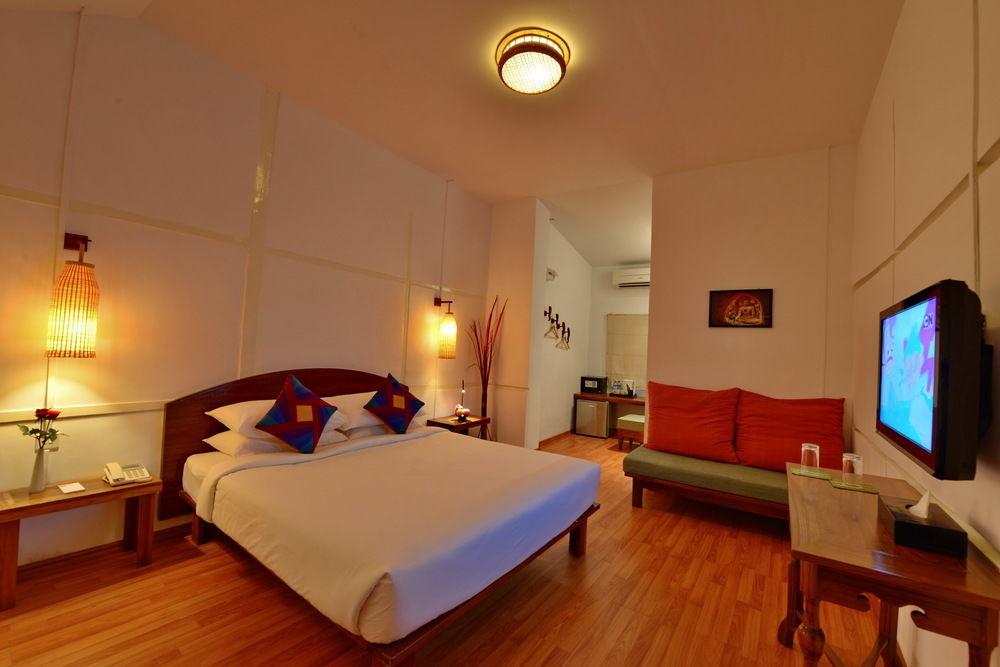 Oasis Hotel Nyaung-U Bagian luar foto