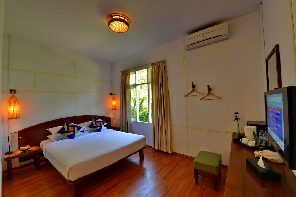 Oasis Hotel Nyaung-U Bagian luar foto
