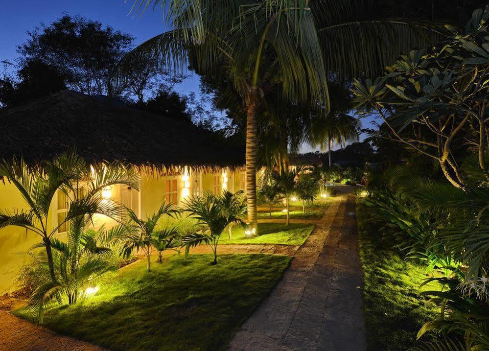 Oasis Hotel Nyaung-U Bagian luar foto