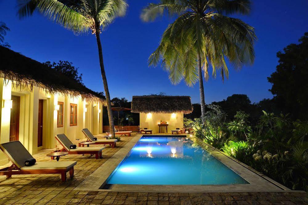 Oasis Hotel Nyaung-U Bagian luar foto