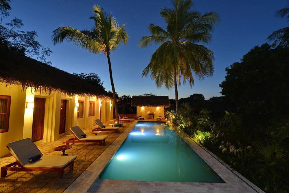 Oasis Hotel Nyaung-U Bagian luar foto