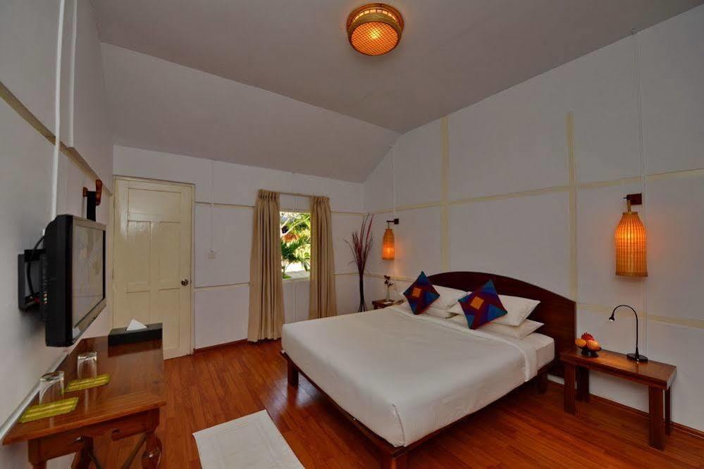 Oasis Hotel Nyaung-U Bagian luar foto
